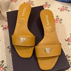 Vintage Prada Kitten Heel in Tan